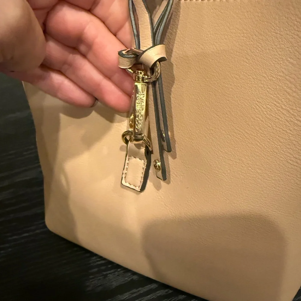 Mali + Lily Women's Black Shoulder Bag - Picture 8 of 9